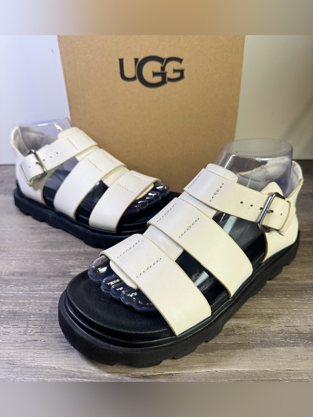 UGG Capitelle Strap Fisherman Cream Triple-Strap Platform Sandals size 6.5 EUC